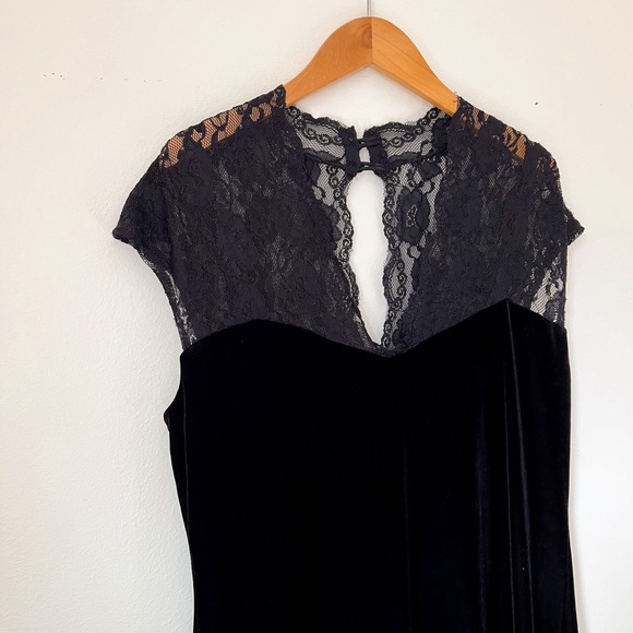 SOLD ON IG - Picture 3 of 5